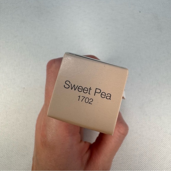 NWT Delilah In Bloom Radiant Liquid Blush - Sweet Pea - Picture 4 of 4